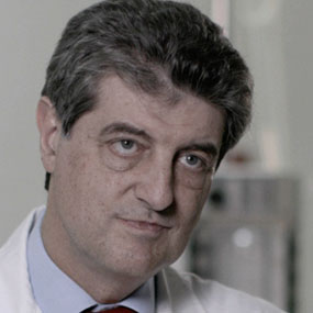 Dr. Roberto Martínez